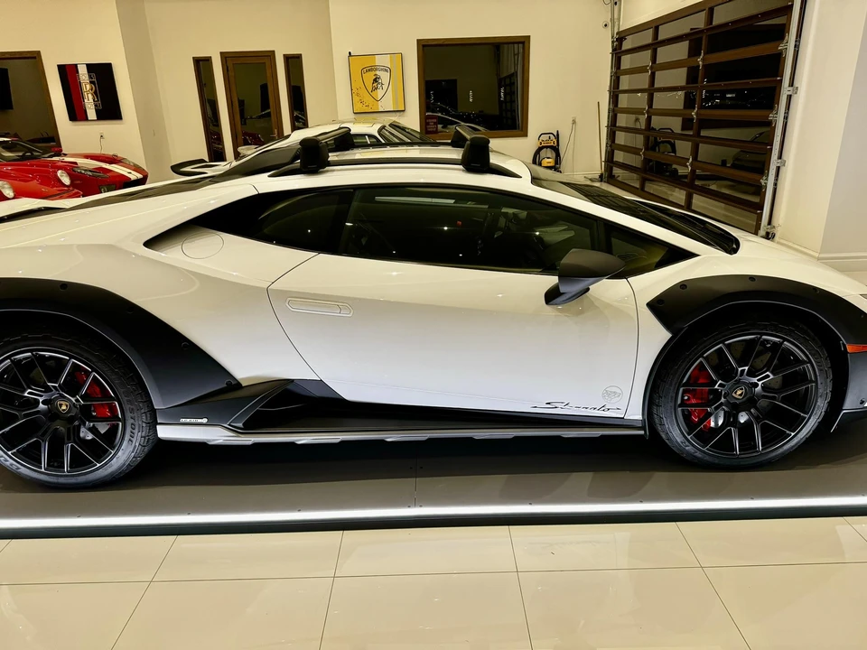 2023 Lamborghini Huracan Sterrato - Image 23 of 31