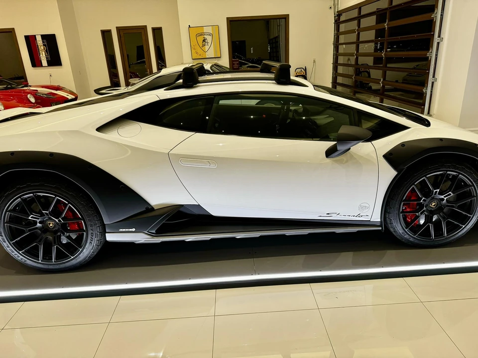 2023 Lamborghini Huracan Sterrato - Image 24 of 31