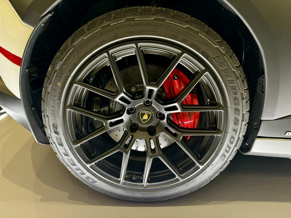 2023 Lamborghini Huracan Sterrato - Image 31 of 31