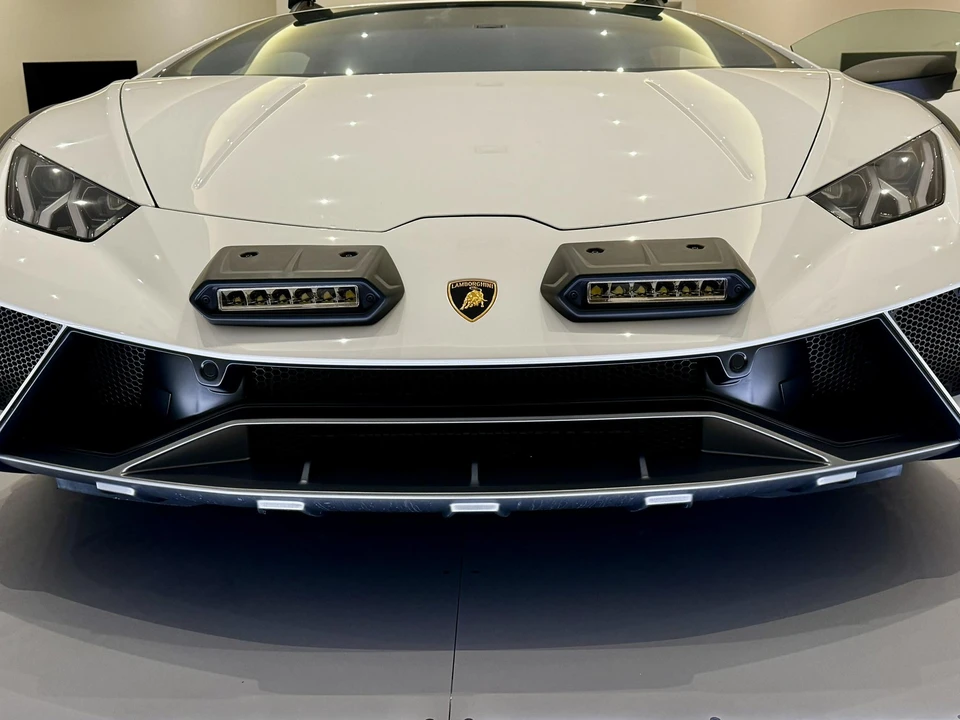 2023 Lamborghini Huracan Sterrato - Image 29 of 31