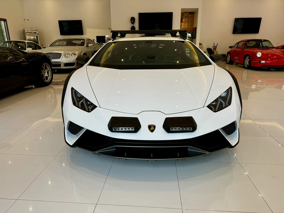 2023 Lamborghini Huracan Sterrato - Image 10 of 31