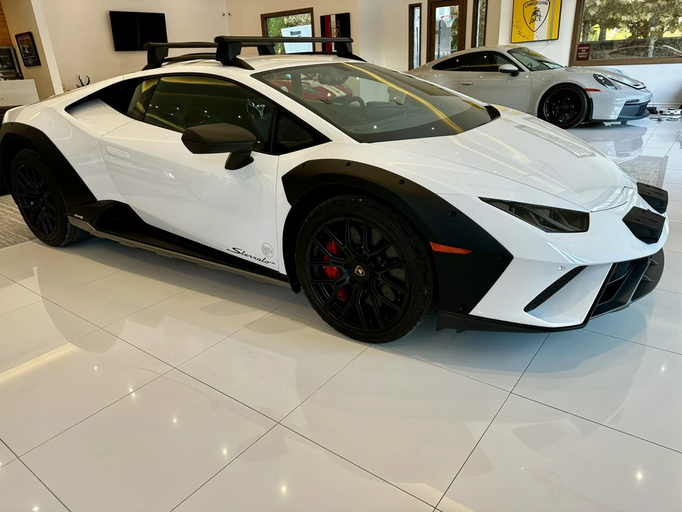 2023 Lamborghini Huracan Sterrato - Image 9 of 31
