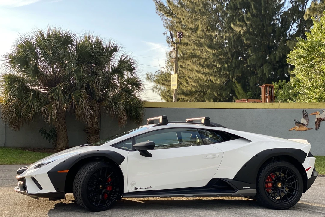 2023 Lamborghini Huracan Sterrato - Image 12 of 31