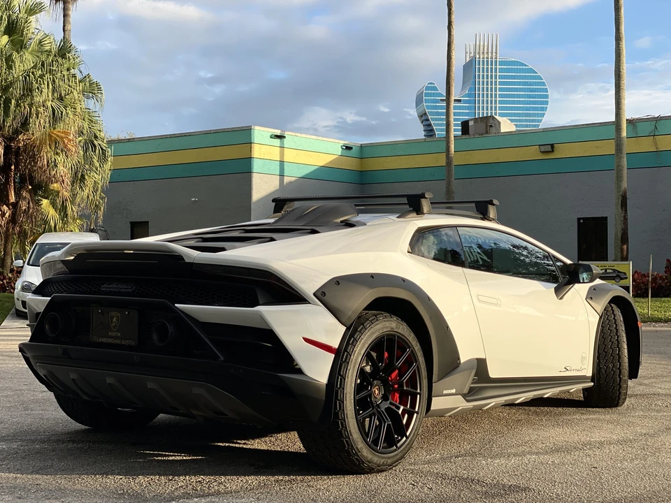 2023 Lamborghini Huracan Sterrato - Image 20 of 31