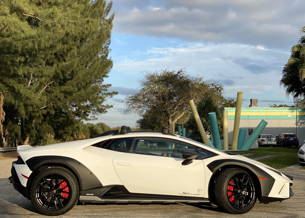 2023 Lamborghini Huracan Sterrato - Image 22 of 31
