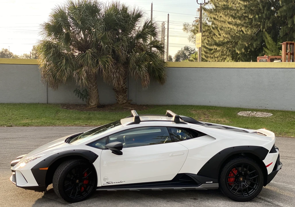 2023 Lamborghini Huracan Sterrato - Image 11 of 31