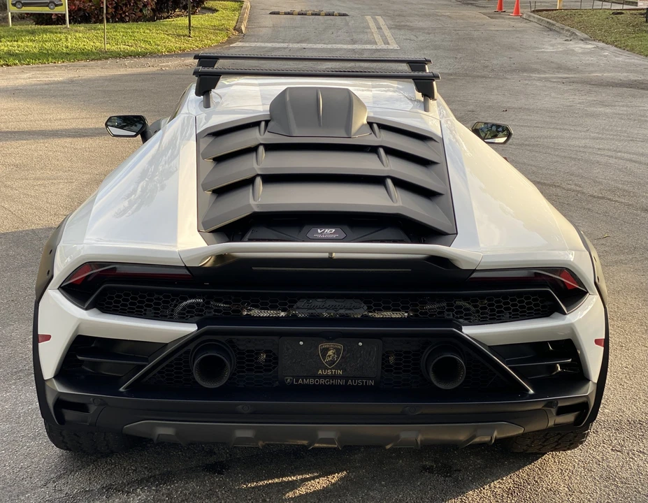 2023 Lamborghini Huracan Sterrato - Image 17 of 31