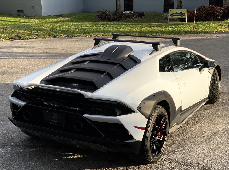 2023 Lamborghini Huracan Sterrato - Image 21 of 31