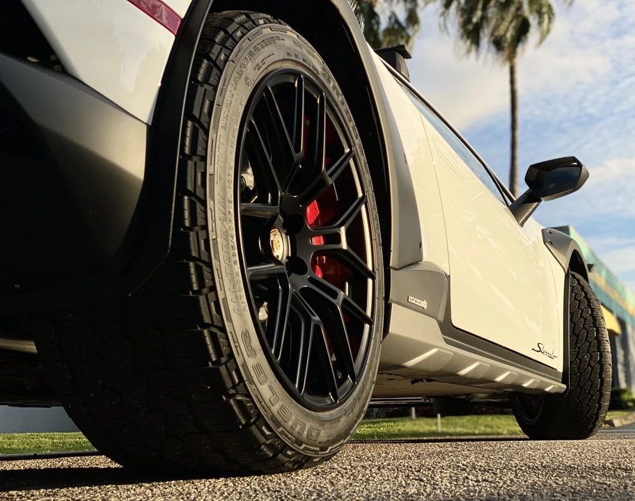 2023 Lamborghini Huracan Sterrato - Image 28 of 31