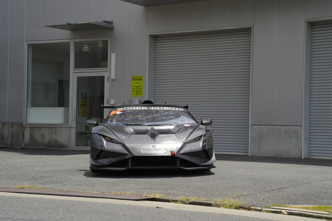 2023 Lamborghini Huracan - Image 2 of 31