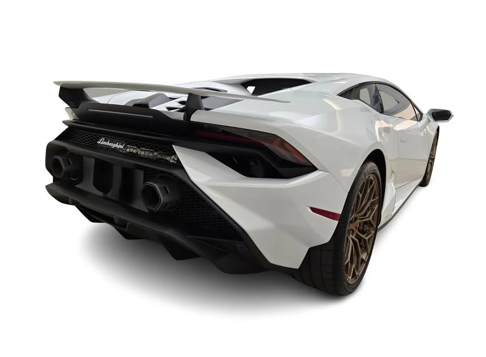 2023 Lamborghini - Image 7 of 20