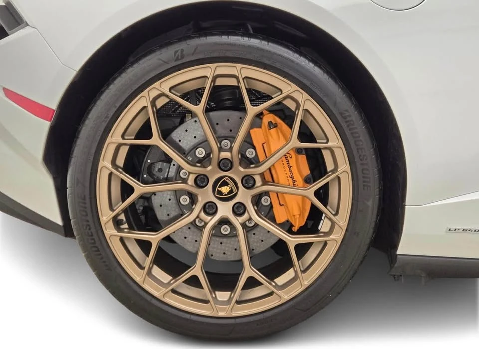 2023 Lamborghini - Image 6 of 20