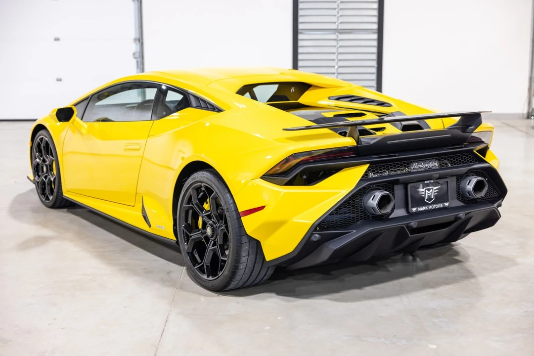 2023 Lamborghini Huracan LP640-2 Tecnica - Image 7 of 31