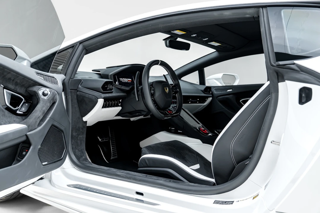 2023 Lamborghini Huracan LP640-2 Tecnica - Image 3 of 31