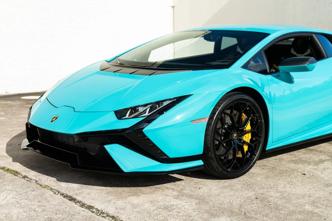 2023 Lamborghini - Image 30 of 31