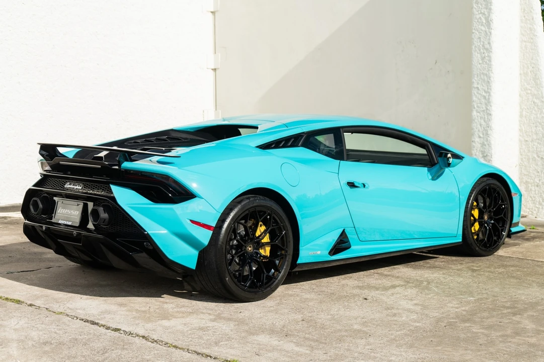 2023 Lamborghini - Image 10 of 31