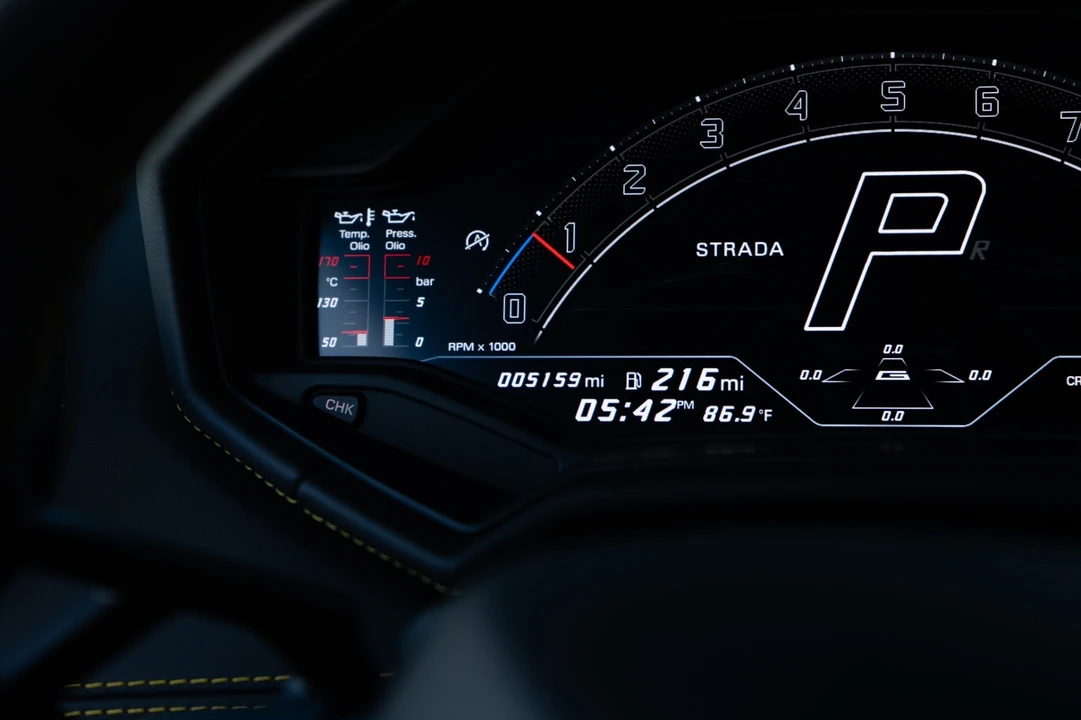 2023 Lamborghini - Image 13 of 31