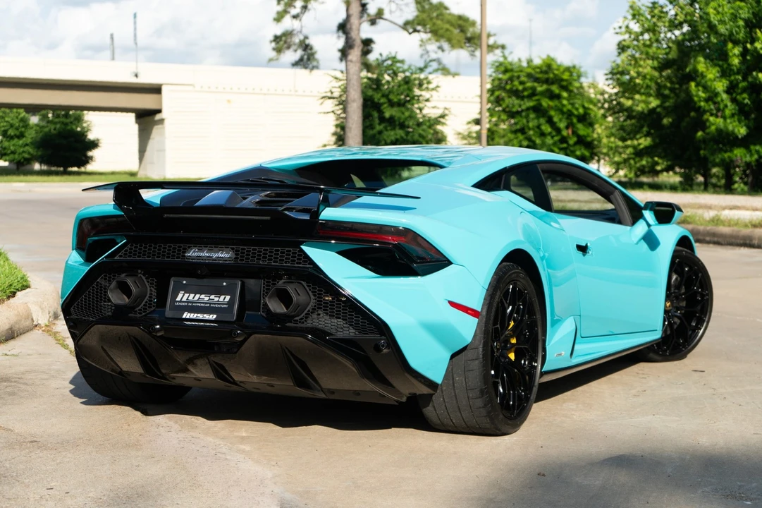 2023 Lamborghini - Image 31 of 31