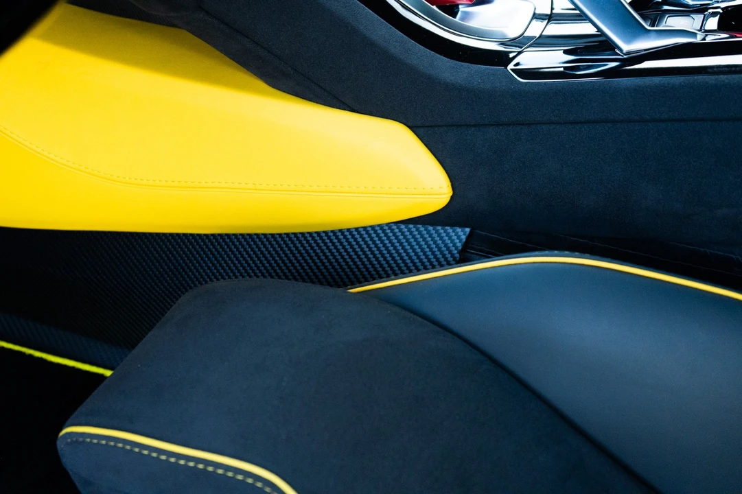 2023 Lamborghini - Image 27 of 31
