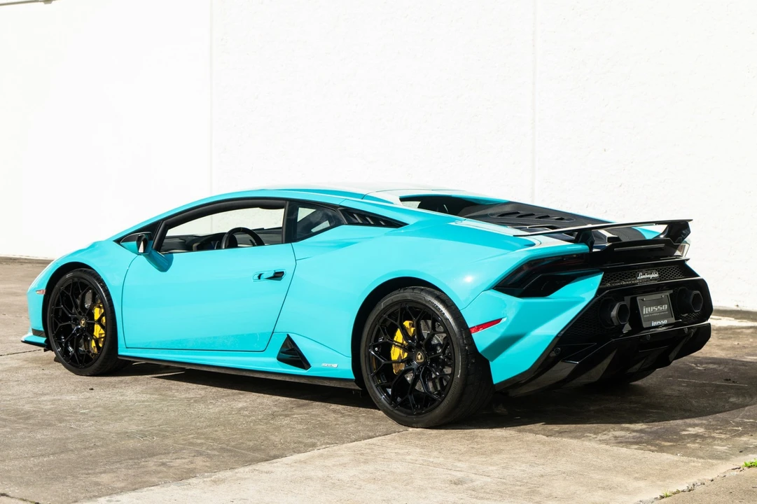 2023 Lamborghini - Image 5 of 31