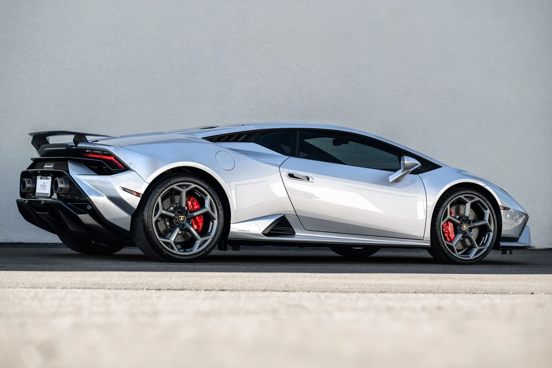 2023 Lamborghini Huracan LP640-2 Tecnica - Image 8 of 31