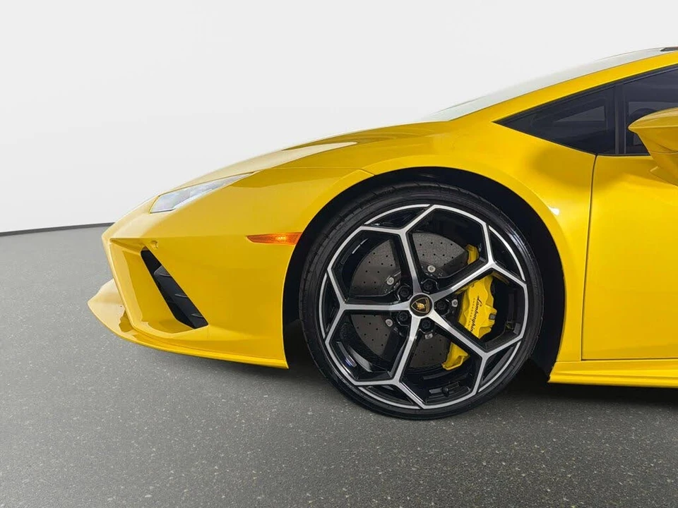 2023 Lamborghini Huracan - Image 12 of 31