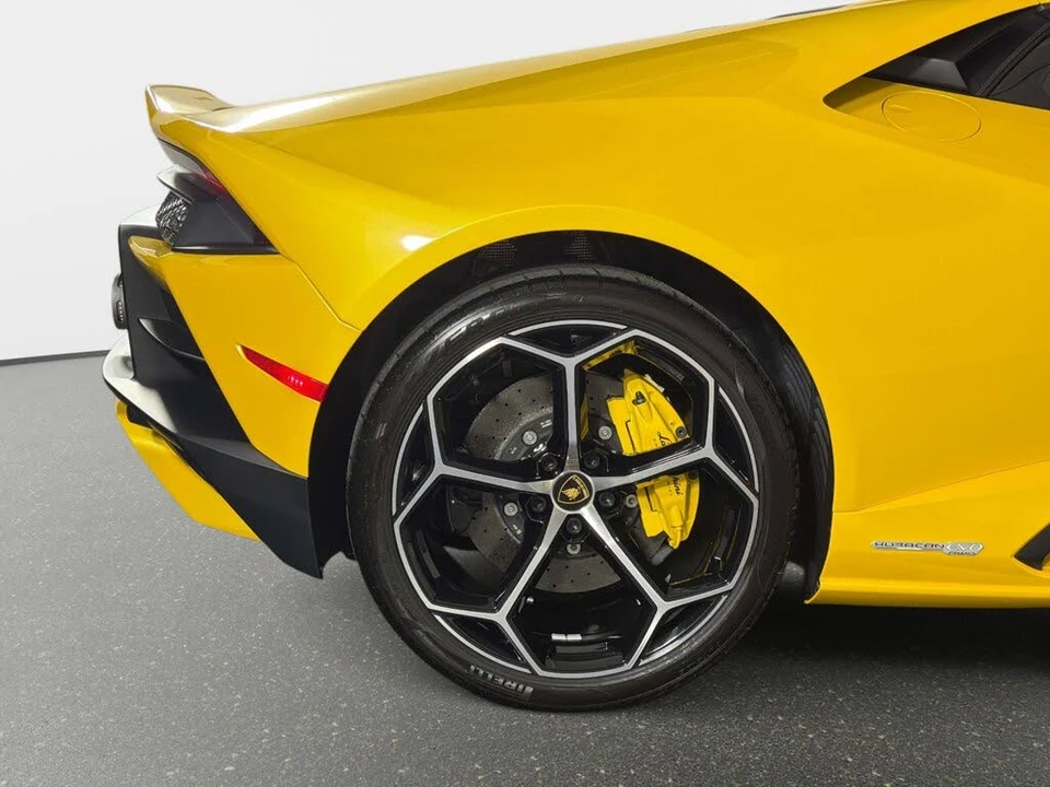 2023 Lamborghini Huracan - Image 19 of 31