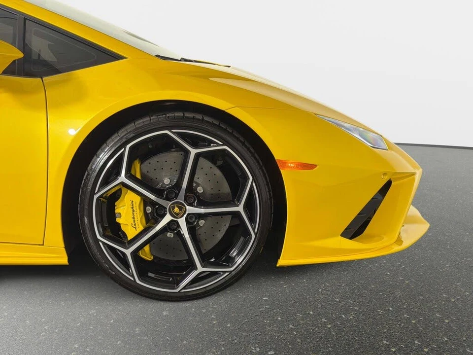 2023 Lamborghini Huracan - Image 21 of 31