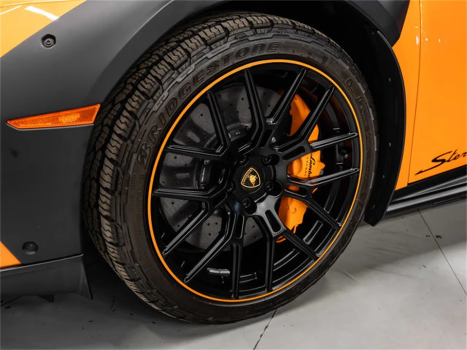 2023 Lamborghini Huracan - Image 16 of 31
