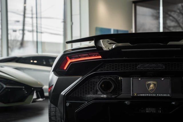 2023 Lamborghini Huracan - Image 16 of 21