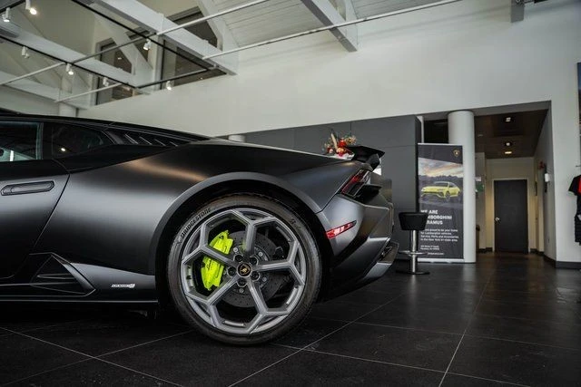 2023 Lamborghini Huracan - Image 12 of 21
