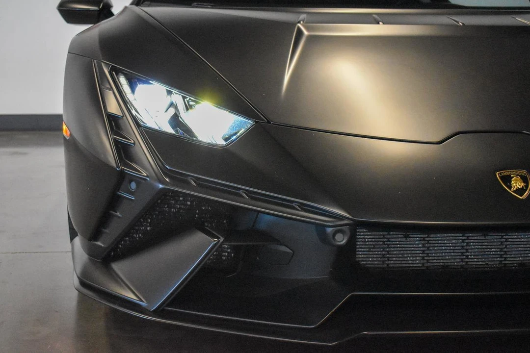 2023 Lamborghini Huracan - Image 13 of 31