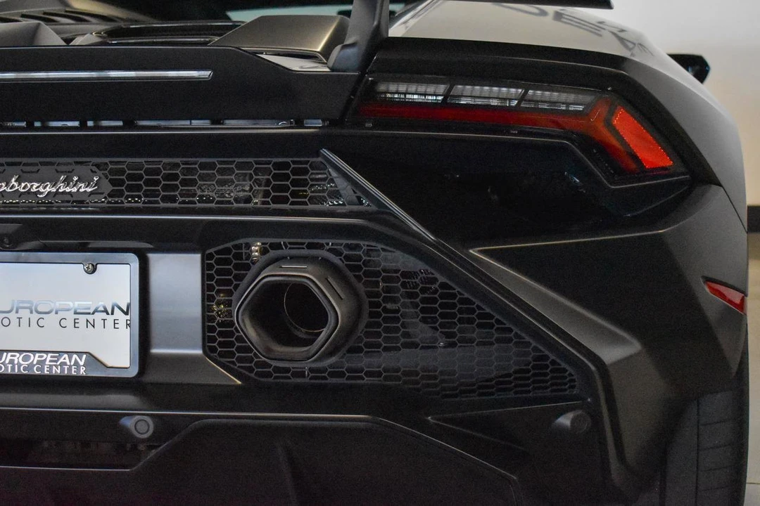 2023 Lamborghini Huracan - Image 28 of 31