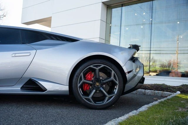 2023 Lamborghini Huracan - Image 10 of 21