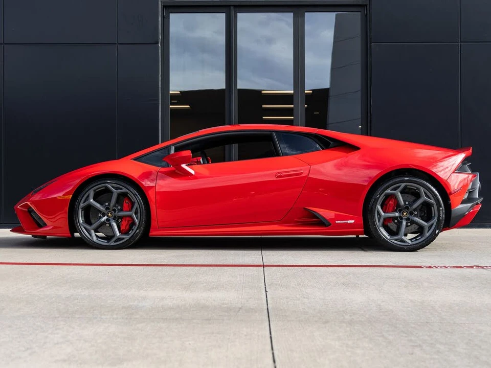 2023 Lamborghini Huracan - Image 9 of 31