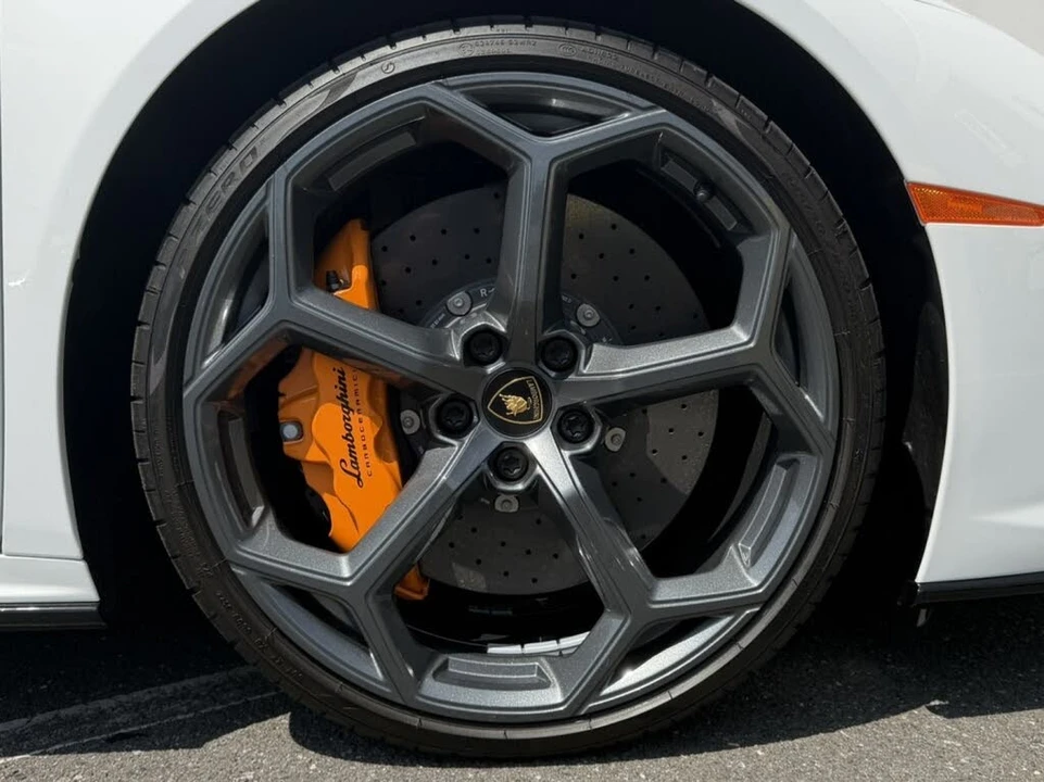 2023 Lamborghini Huracan - Image 10 of 31
