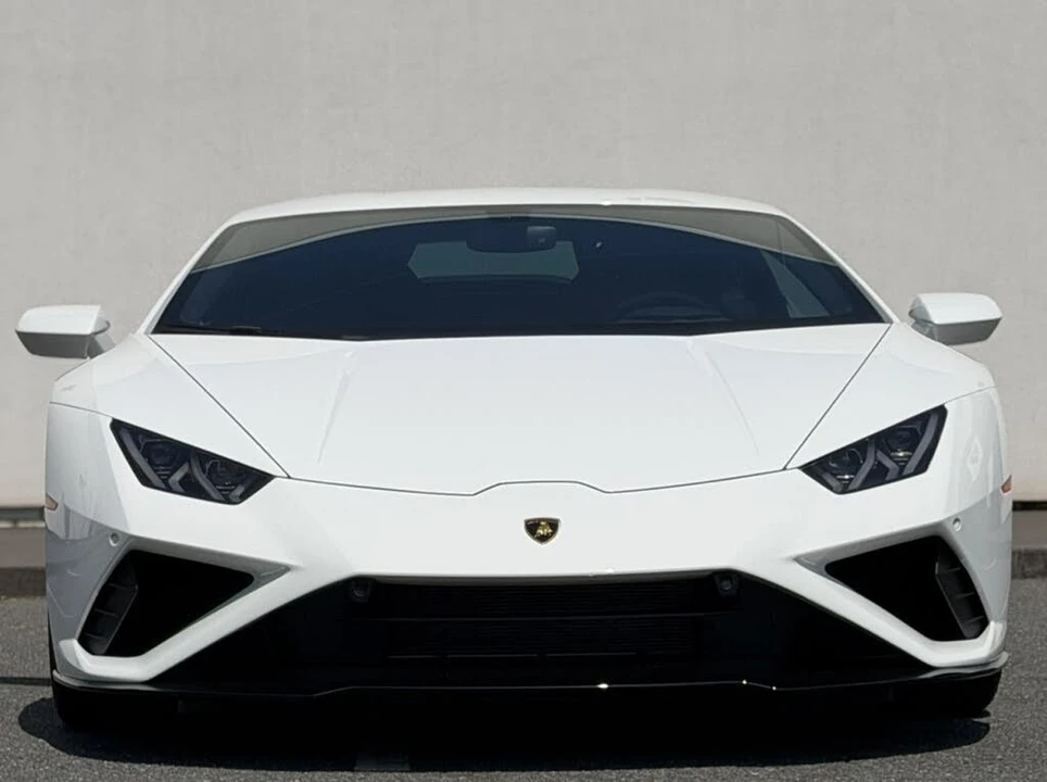 2023 Lamborghini Huracan - Image 2 of 31