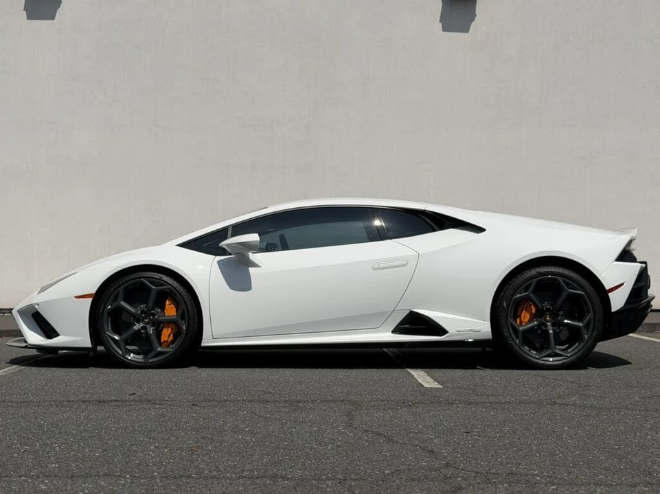 2023 Lamborghini Huracan - Image 4 of 31