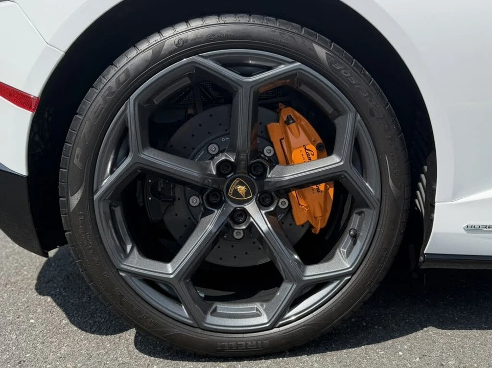 2023 Lamborghini Huracan - Image 9 of 31
