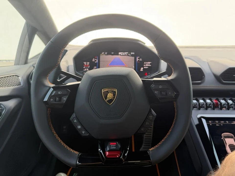 2023 Lamborghini Huracan - Image 28 of 31