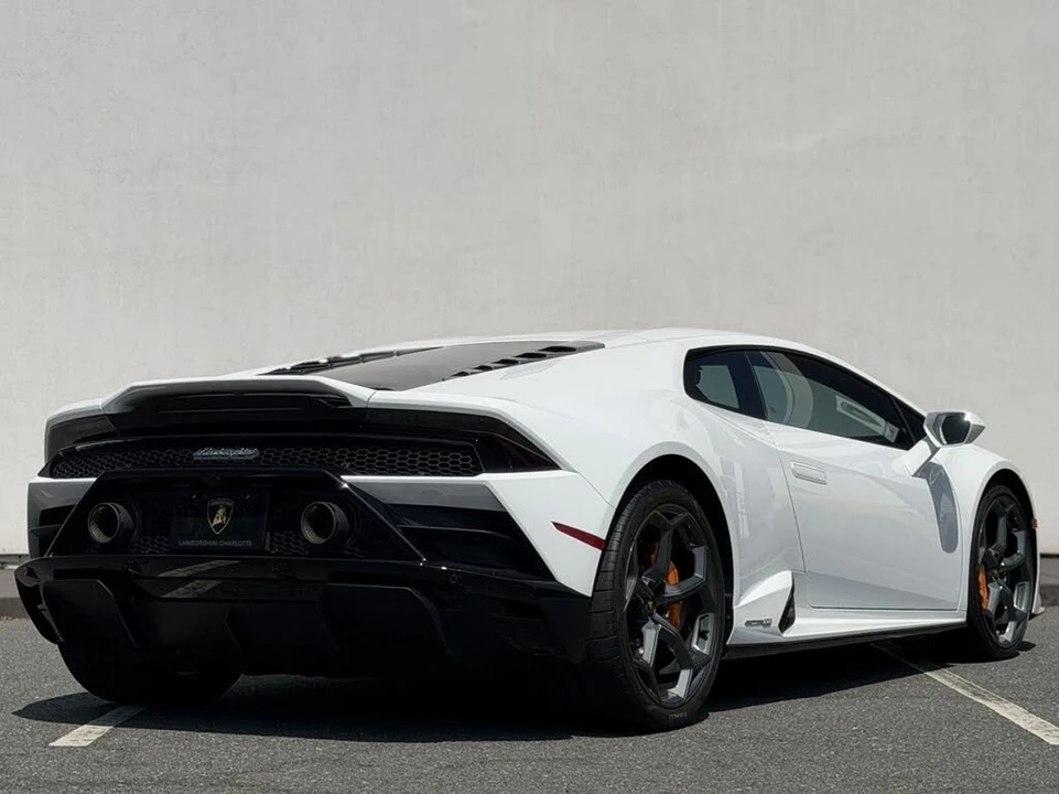 2023 Lamborghini Huracan - Image 7 of 31