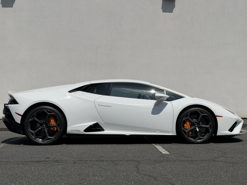 2023 Lamborghini Huracan - Image 8 of 31