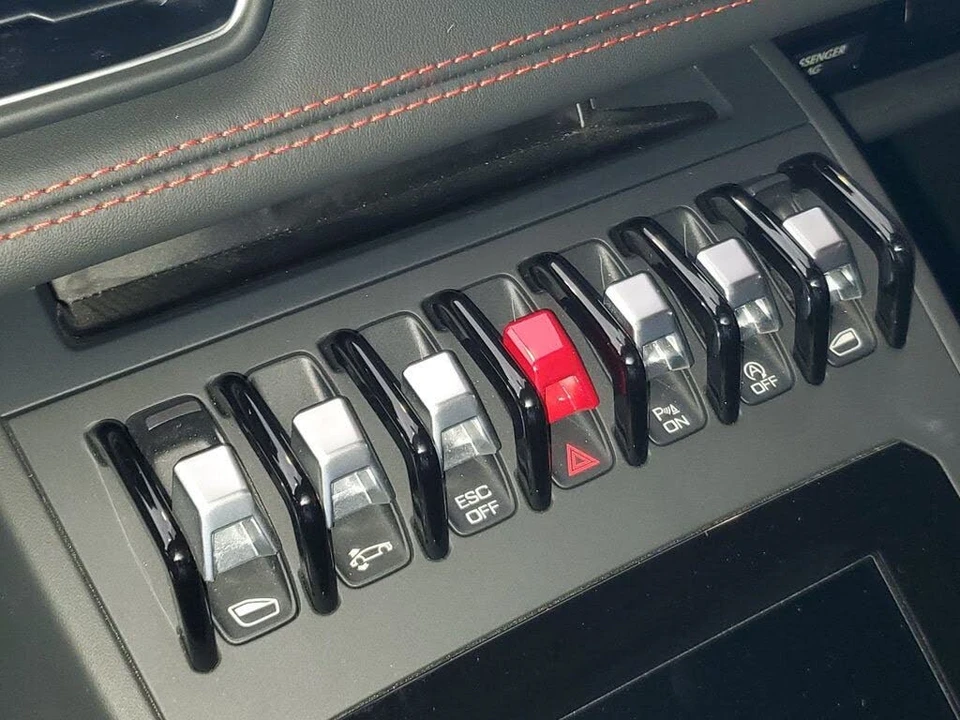 2023 Lamborghini Huracan - Image 26 of 31
