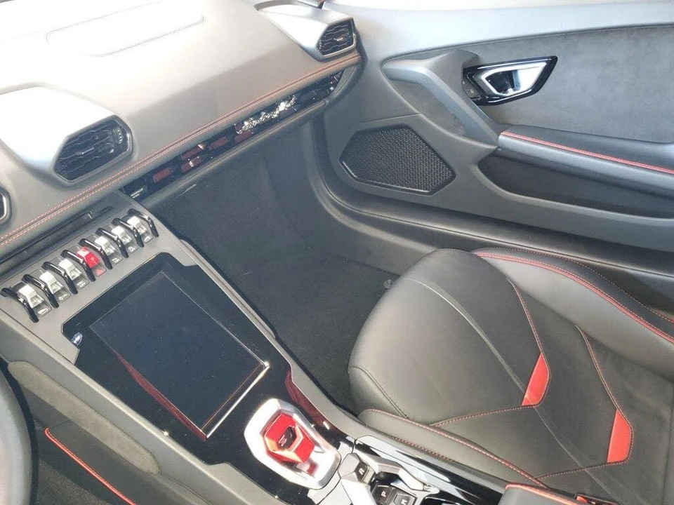2023 Lamborghini Huracan - Image 25 of 31