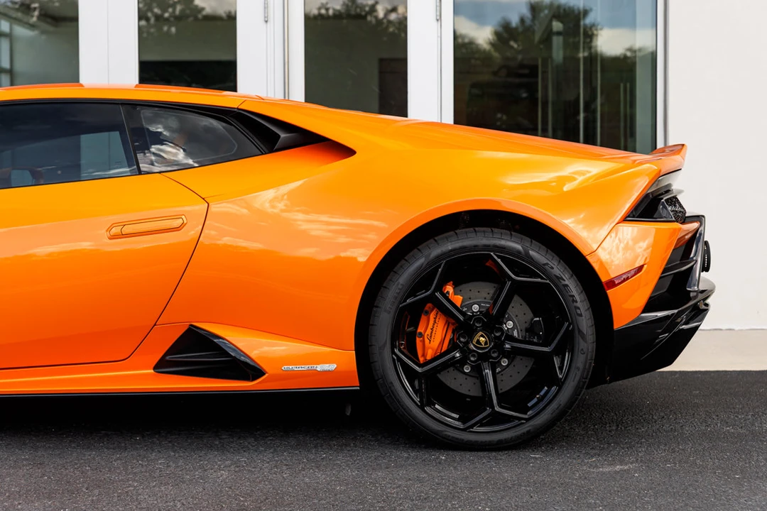 2023 Lamborghini Huracan - Image 10 of 31