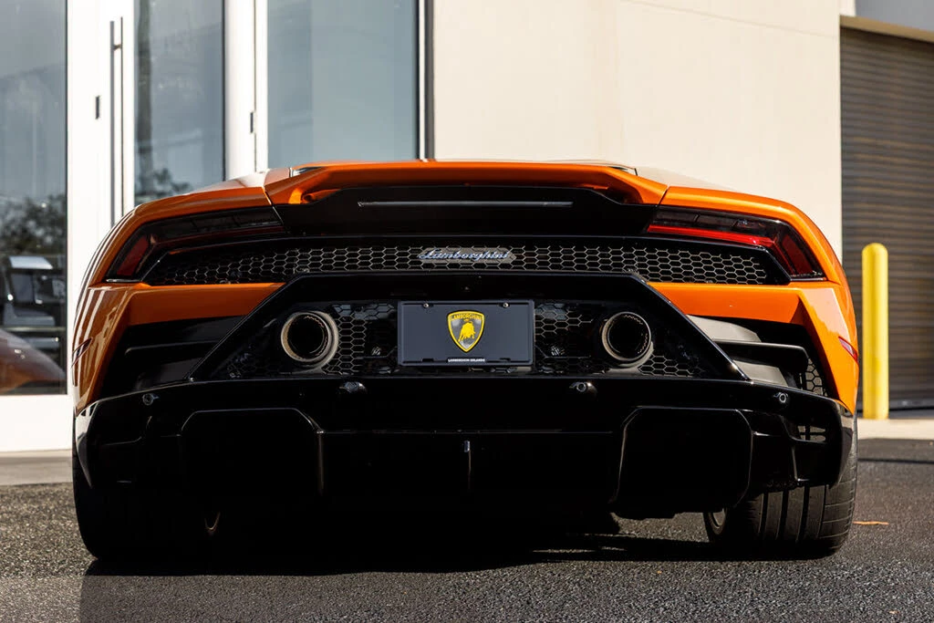 2023 Lamborghini Huracan - Image 15 of 31