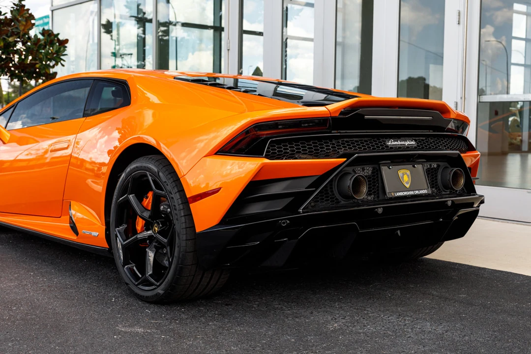 2023 Lamborghini Huracan - Image 12 of 31