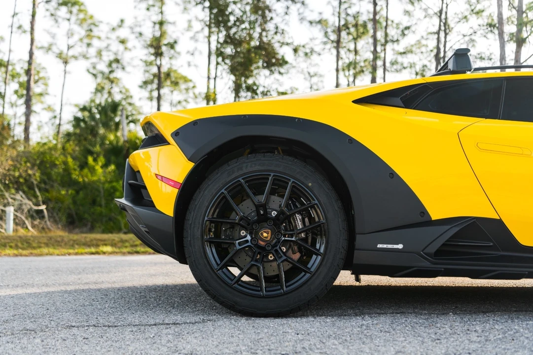2023 Lamborghini Huracan - Image 9 of 21