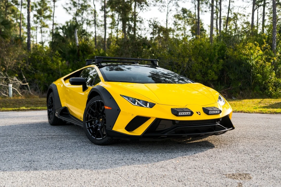 2023 Lamborghini Huracan - Image 2 of 21