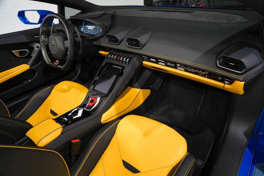 2023 Lamborghini Huracan - Image 17 of 31